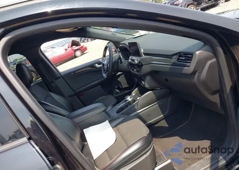 2023 Ford Escape St-Line z USA, uszkodzony, nr VIN 1FMCU9MN3PUA09348